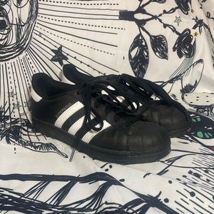 ADIDAS SUPERSTARS Men’s 6.5 / Women’s 8 Black with White Stripes